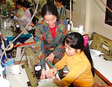 身体障害者を対象にした職業訓練を行うリン・クアン・センター